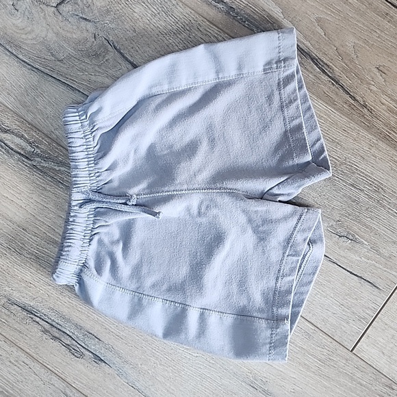 Zara Shorts 12 - 18 M - Picture 1 of 3